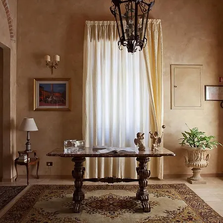 La Petite Maison מלון