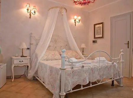 מלון La Petite Maison 3*