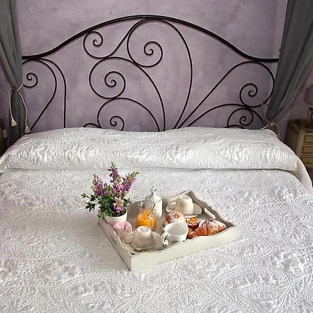 מלון La Petite Maison 3*