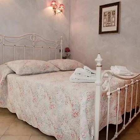La Petite Maison מלון 3*