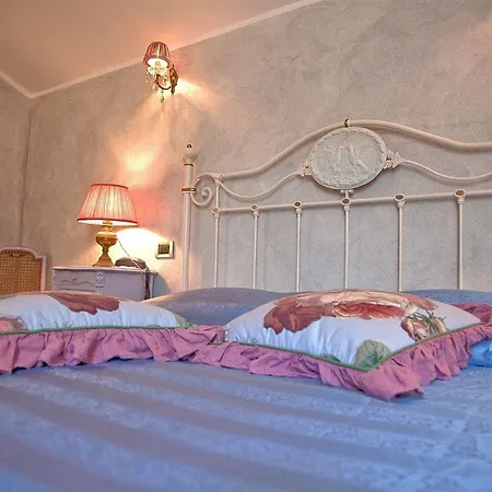 La Petite Maison 3* וירג'יו
