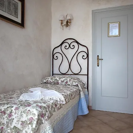 La Petite Maison מלון וירג'יו