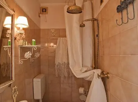 Hotel La Petite Maison