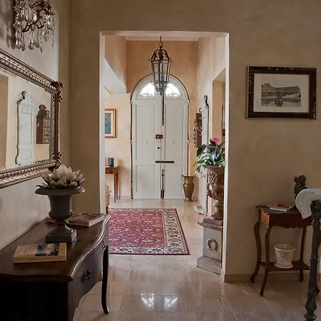 La Petite Maison